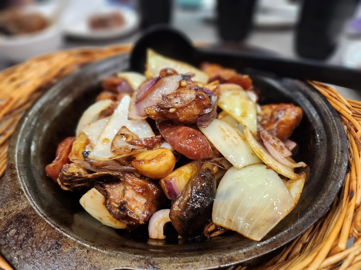 Sizzling Chicken Hot Pot 啫啫雞煲
